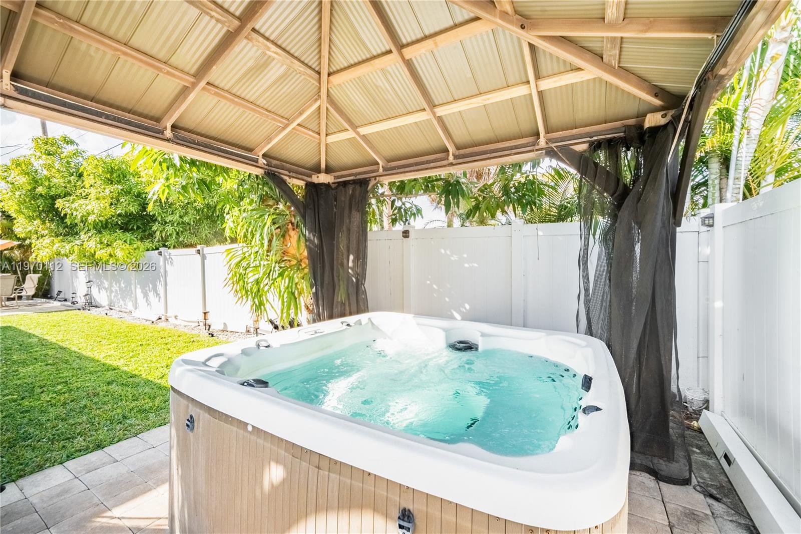 2121 NE 62nd St Fort Lauderdale, FL 33308