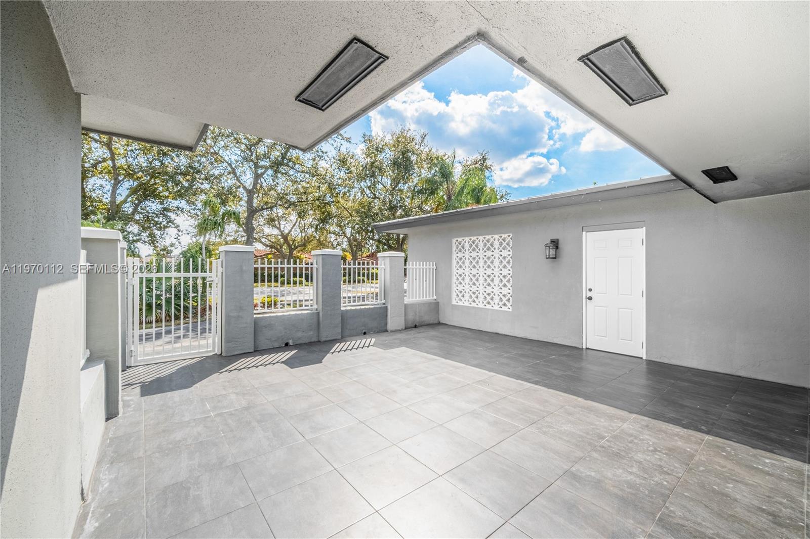 2121 NE 62nd St Fort Lauderdale, FL 33308