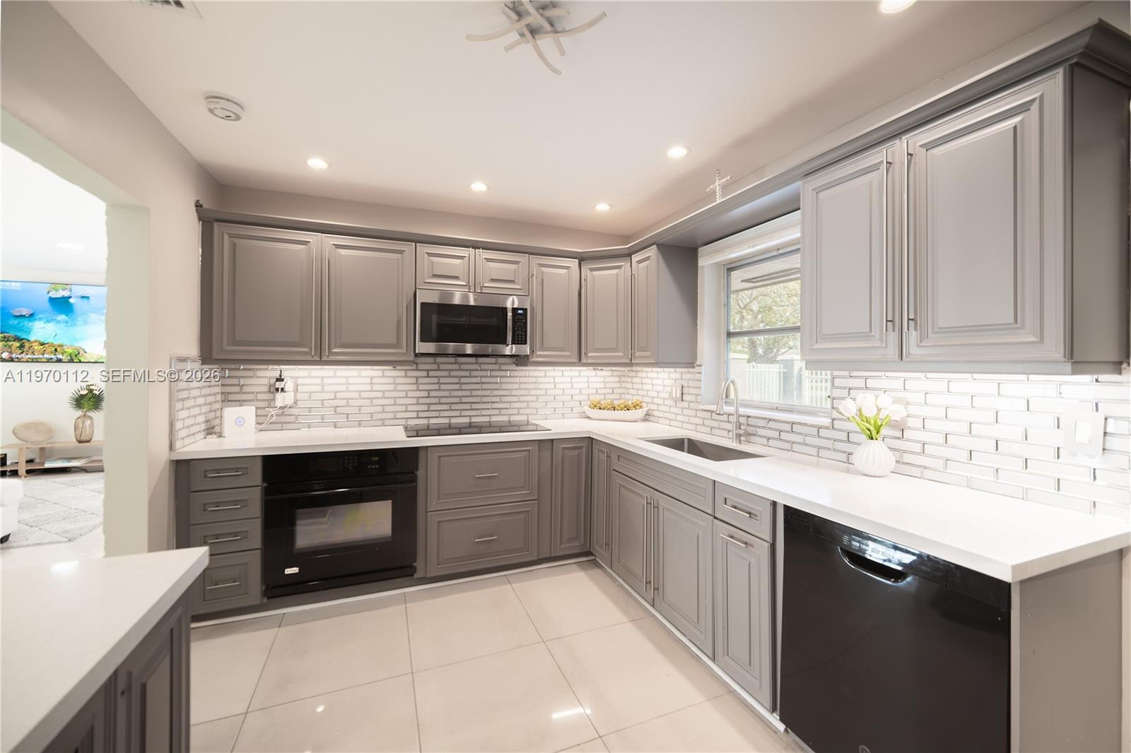 2121 NE 62nd St Fort Lauderdale, FL 33308