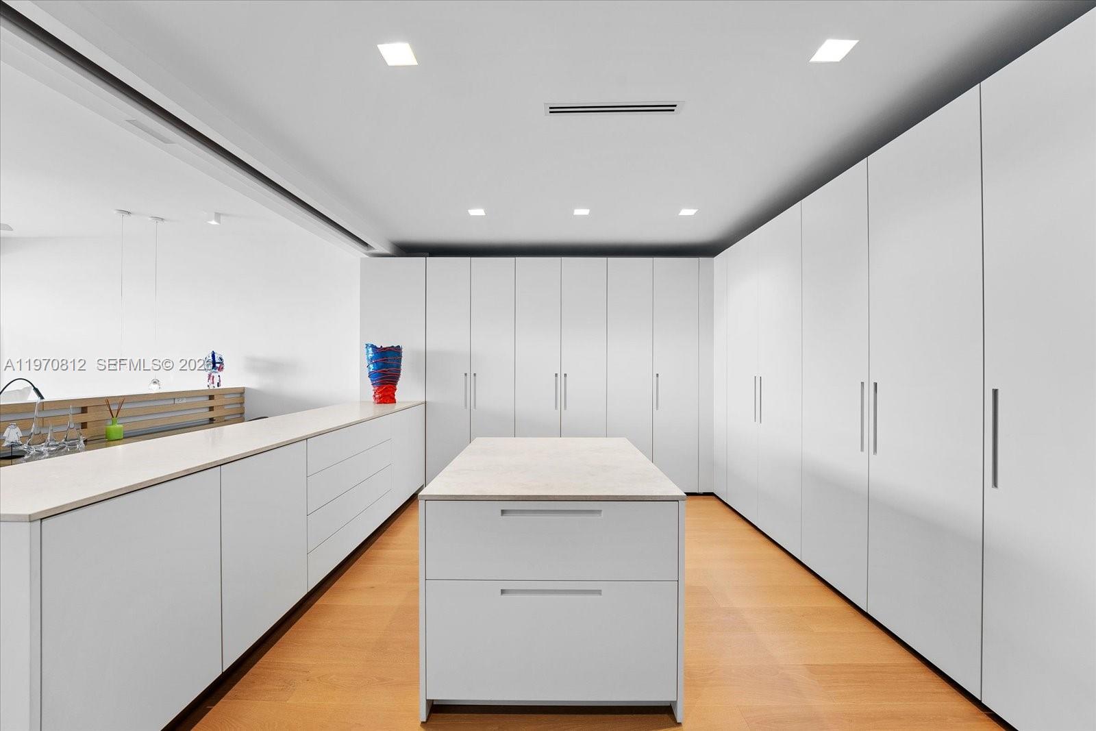 4921 Fisher Is Dr #4921 Miami Beach, FL 33109