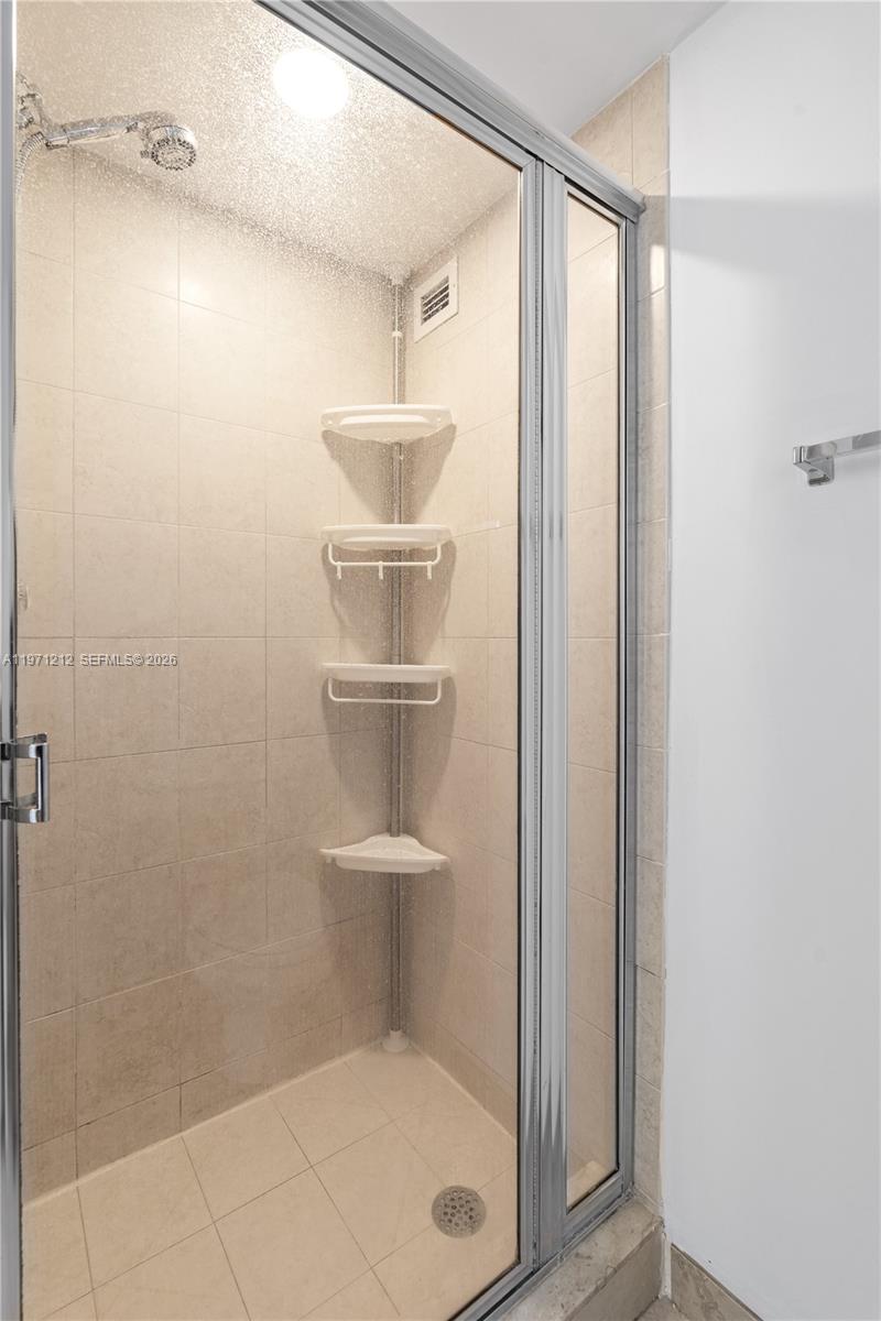 5600 Collins Ave #16Y Miami Beach, FL 33140