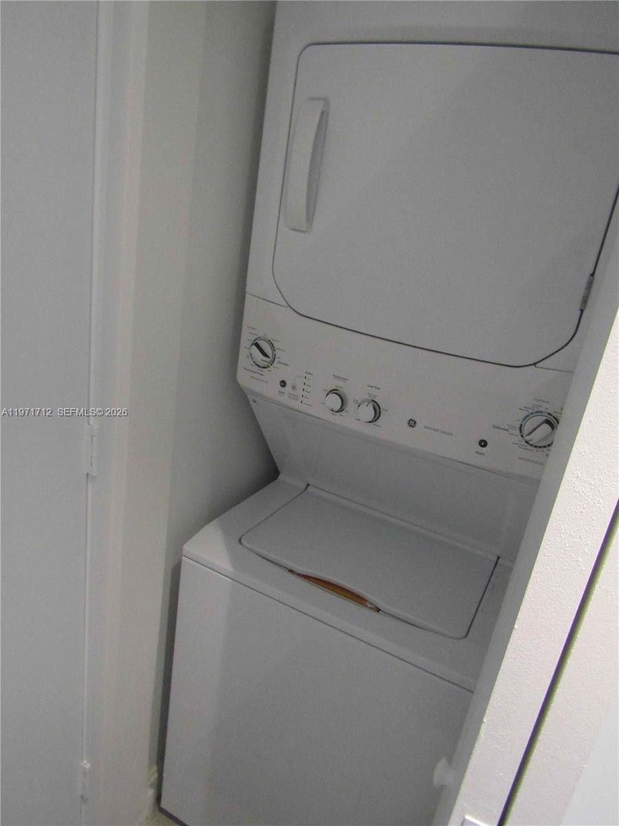 image Brickell Heights East17