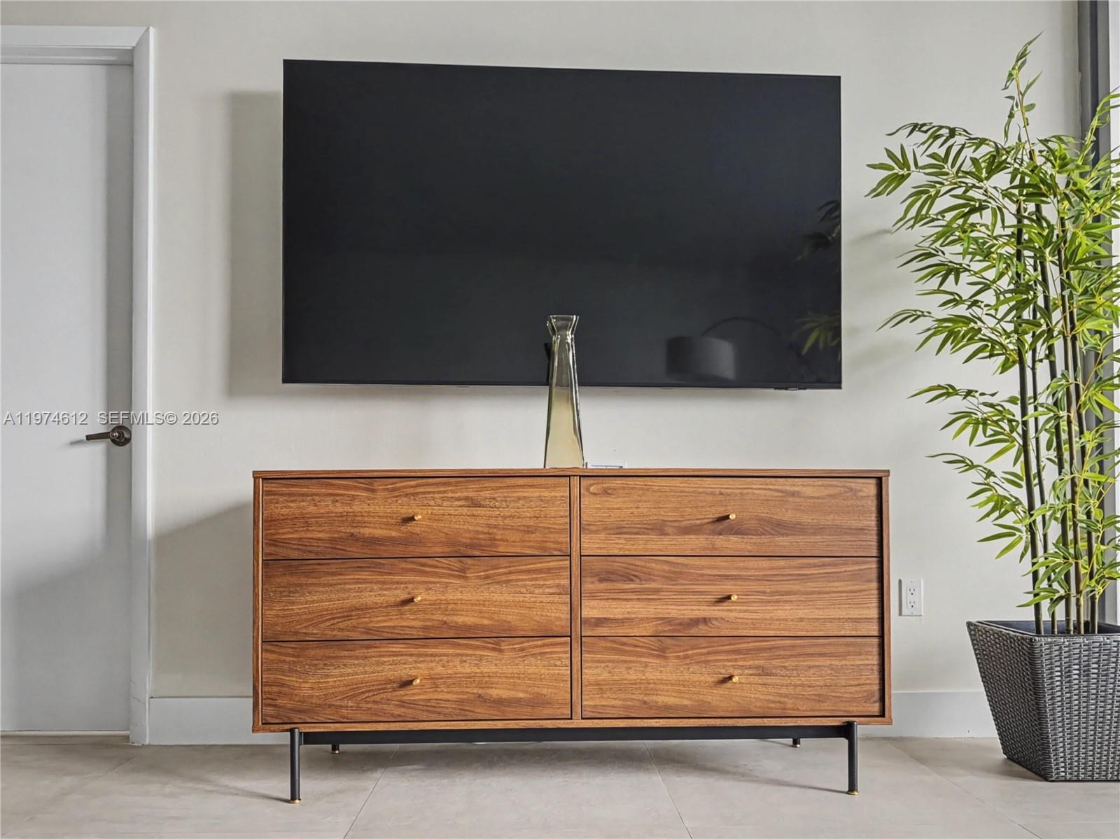 image Icon Brickell I9