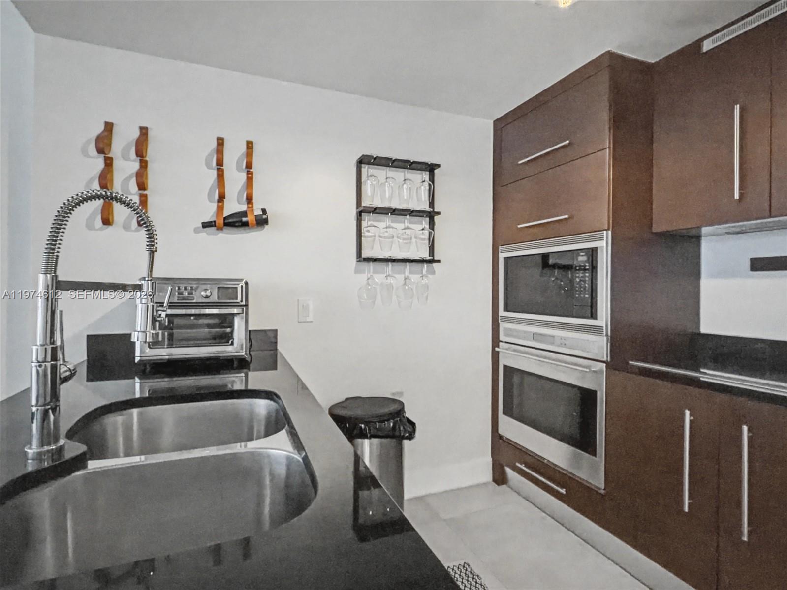 image Icon Brickell I19