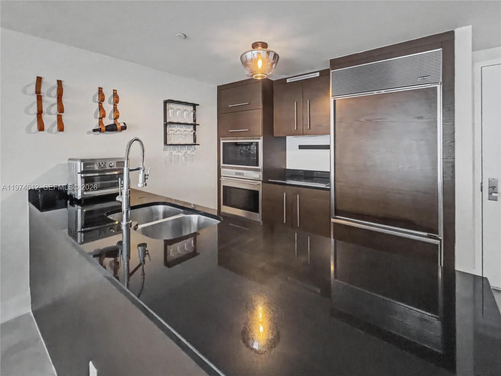 image Icon Brickell I6