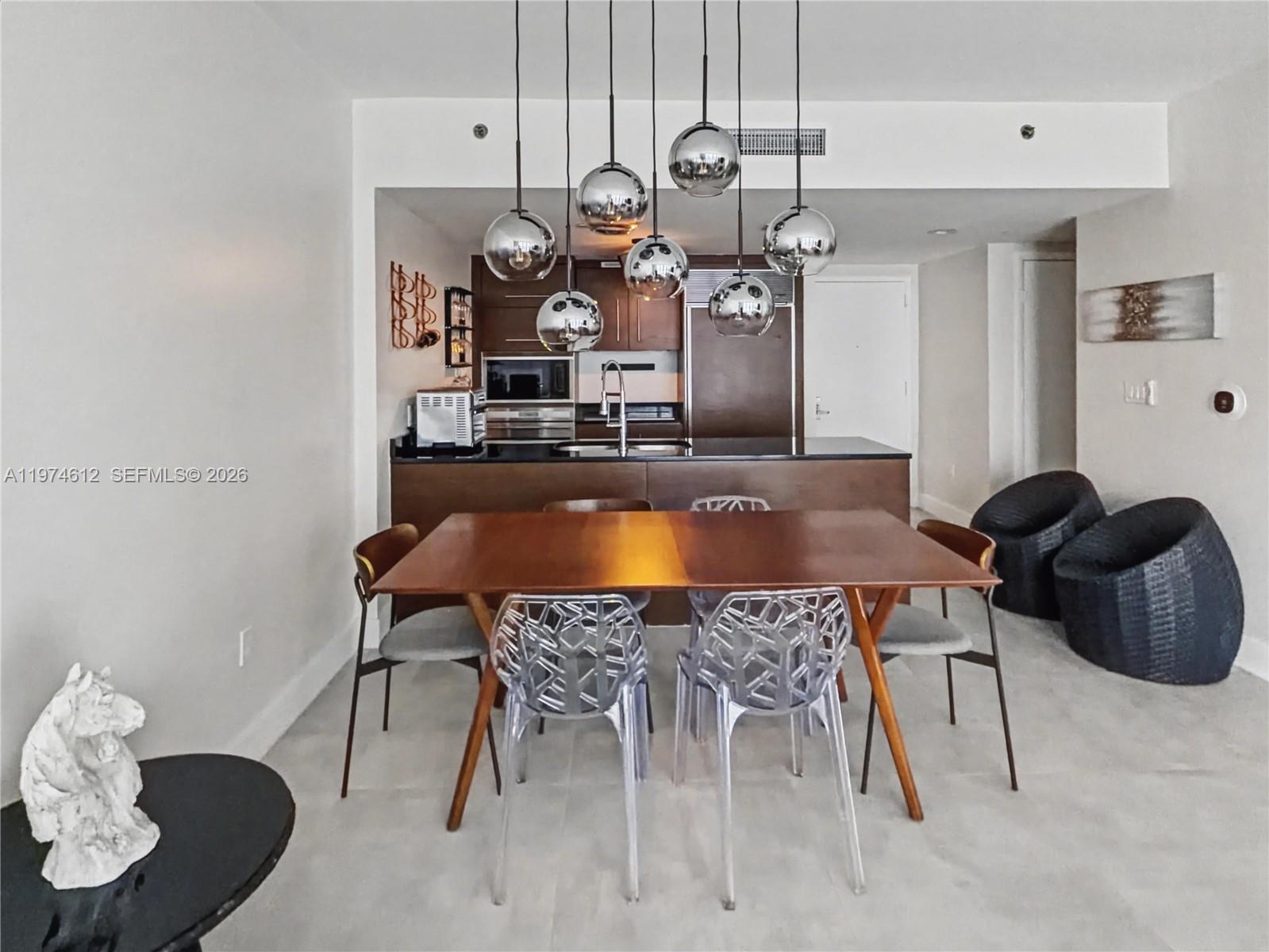 image Icon Brickell I8