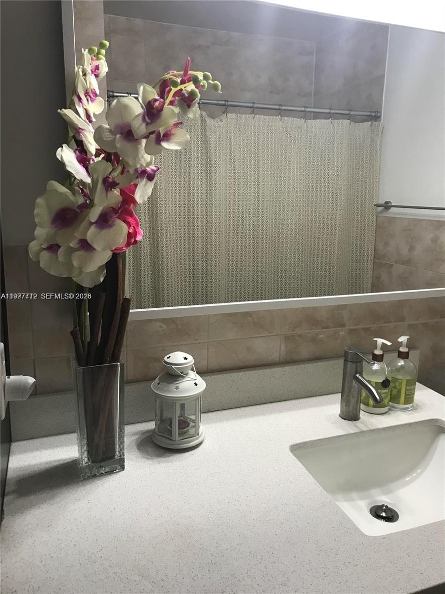 10794 N Kendall Dr #B2