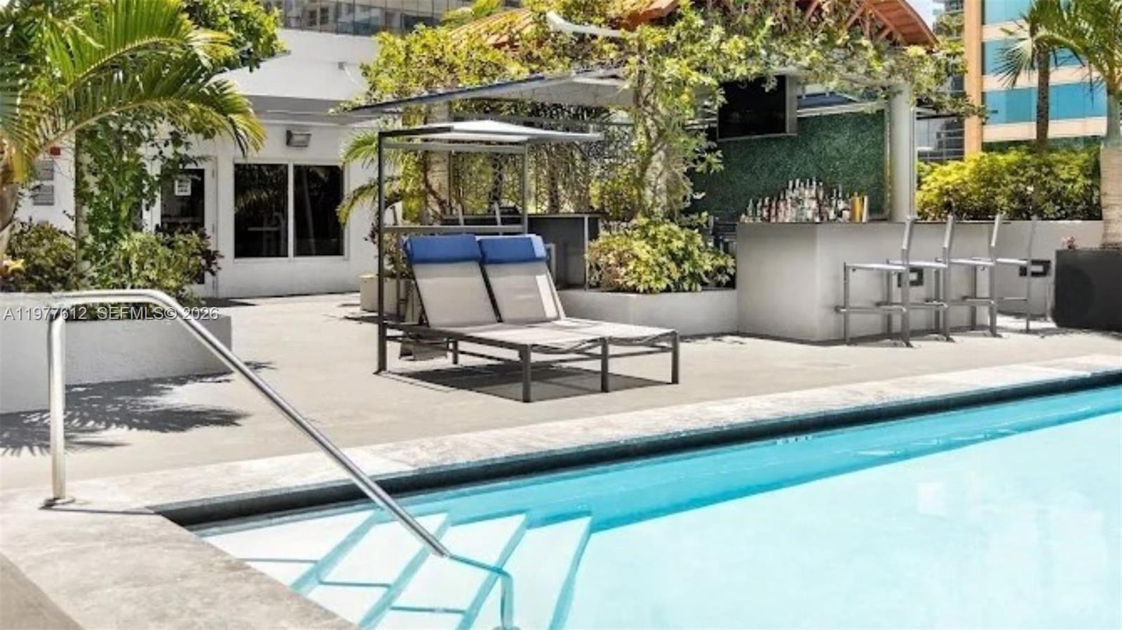 185 SE 14th Ter #812 Miami, FL 33131