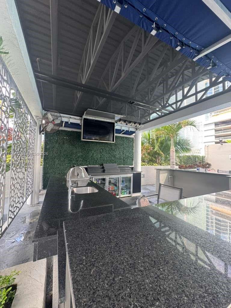 185 SE 14th Ter #812 Miami, FL 33131