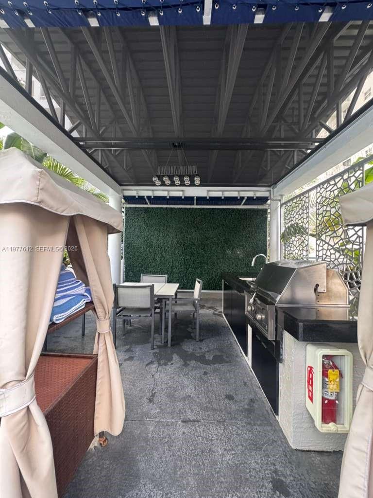 185 SE 14th Ter #812 Miami, FL 33131