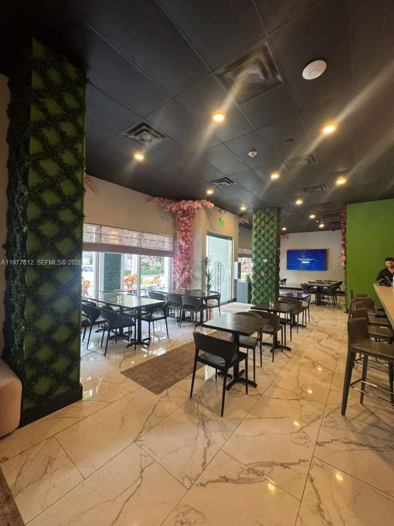 185 SE 14th Ter #812 Miami, FL 33131