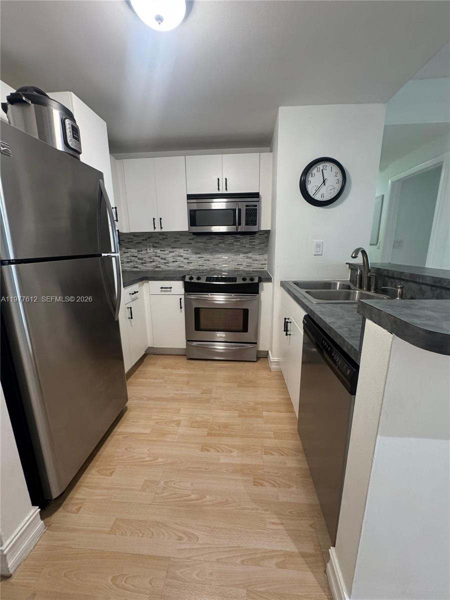 185 SE 14th Ter #812 Miami, FL 33131