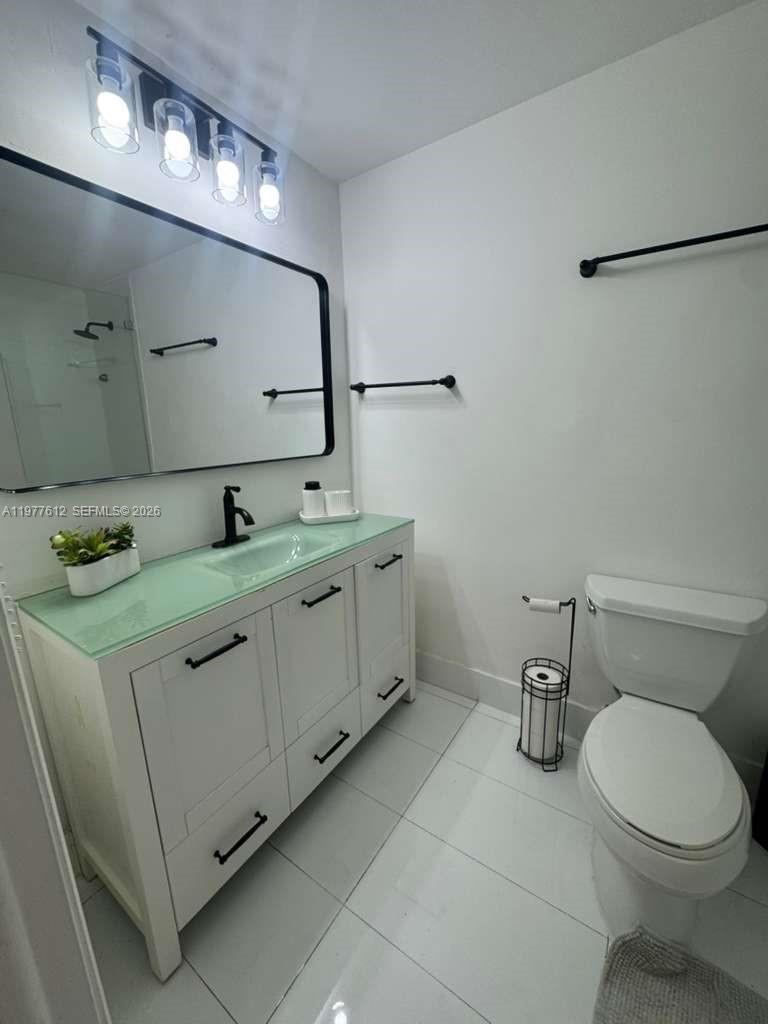 185 SE 14th Ter #812 Miami, FL 33131