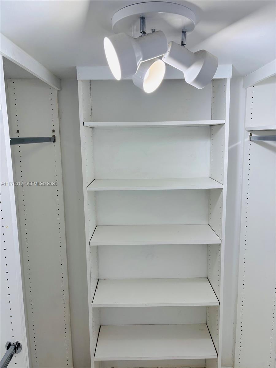 image Brickell Bay Club14