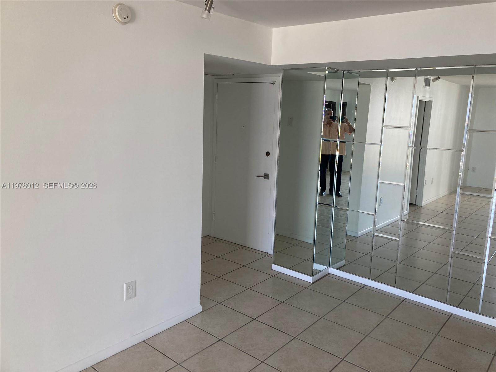 image Brickell Bay Club1