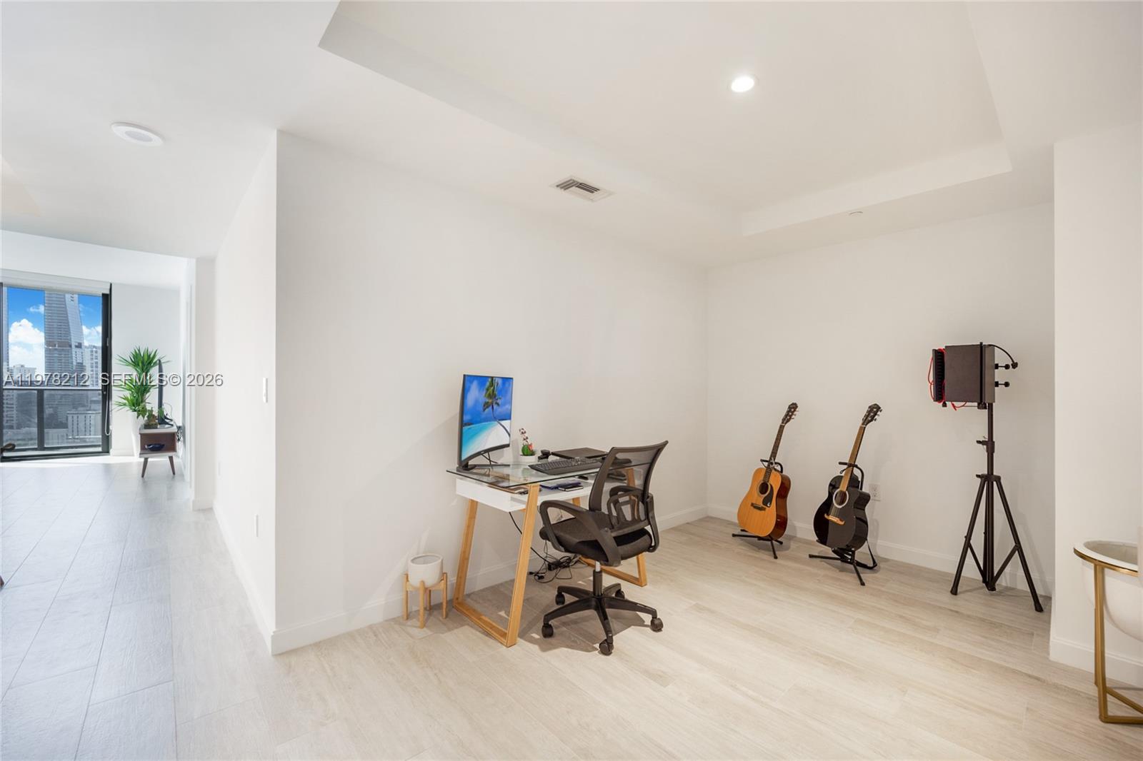 45 SW 9th St #1904 Miami, FL 33130