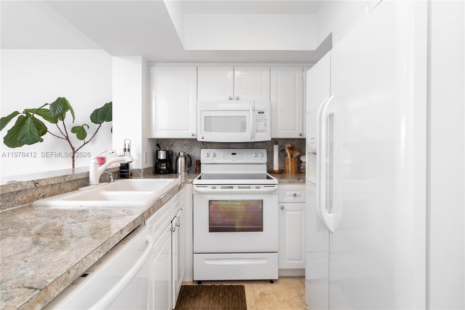 1800 Sunset Harbour Dr #809 Miami Beach, FL 33139