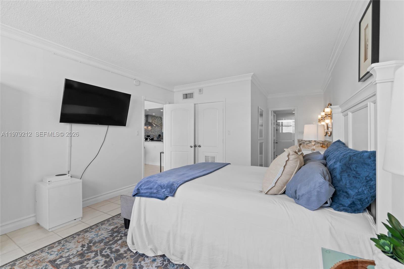 6900 Bay Dr #10H Miami Beach, FL 33141