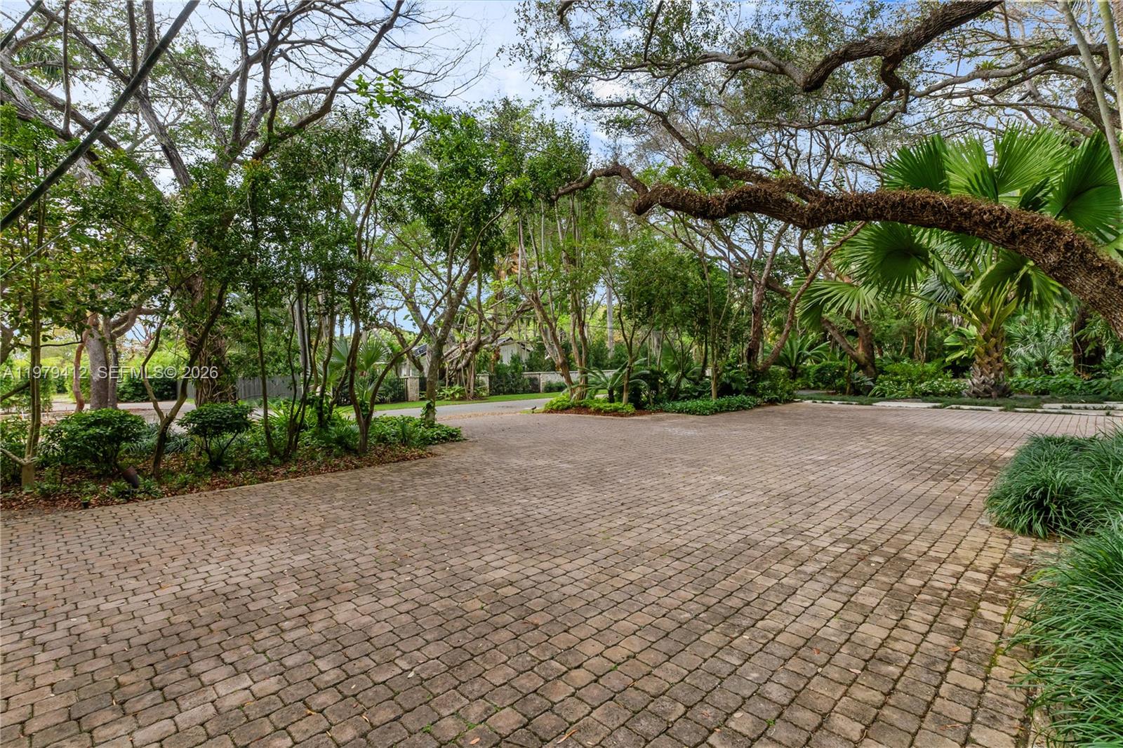 10225 Coral Crk Rd Coral Gables, FL 33156