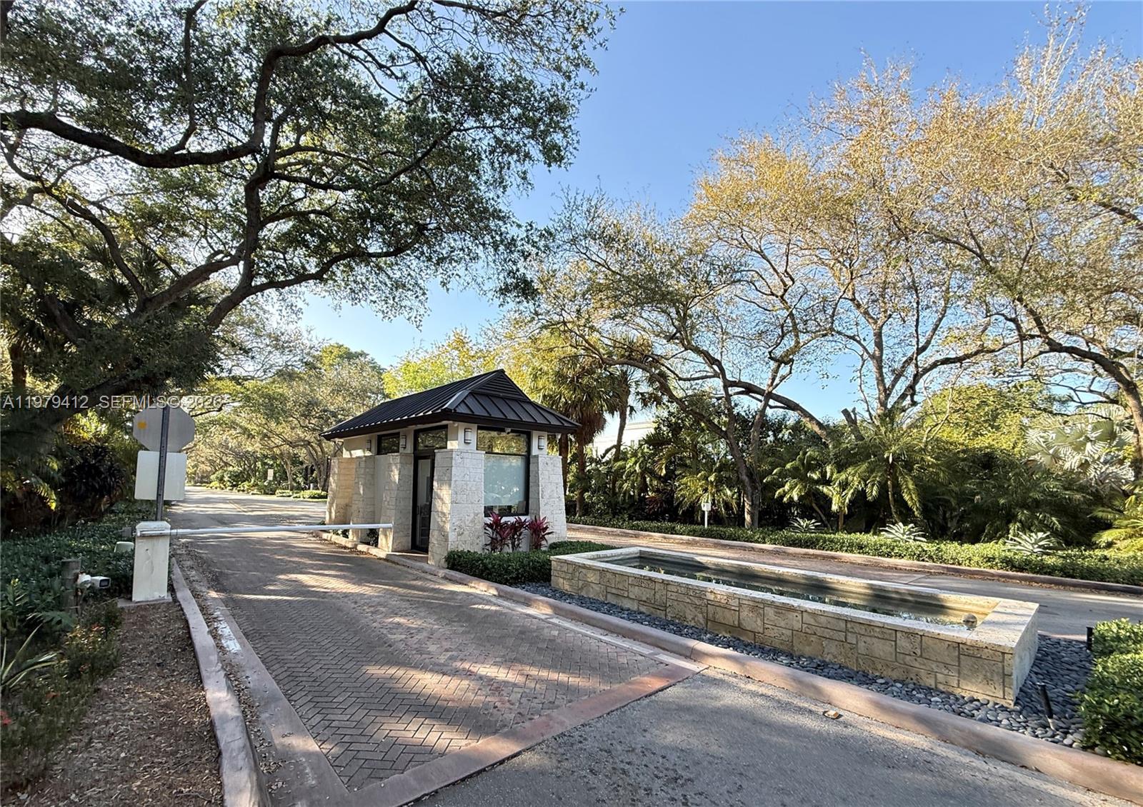 10225 Coral Crk Rd Coral Gables, FL 33156