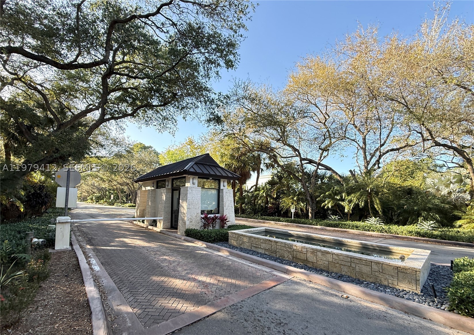 10225 Coral Crk Rd Coral Gables, FL 33156