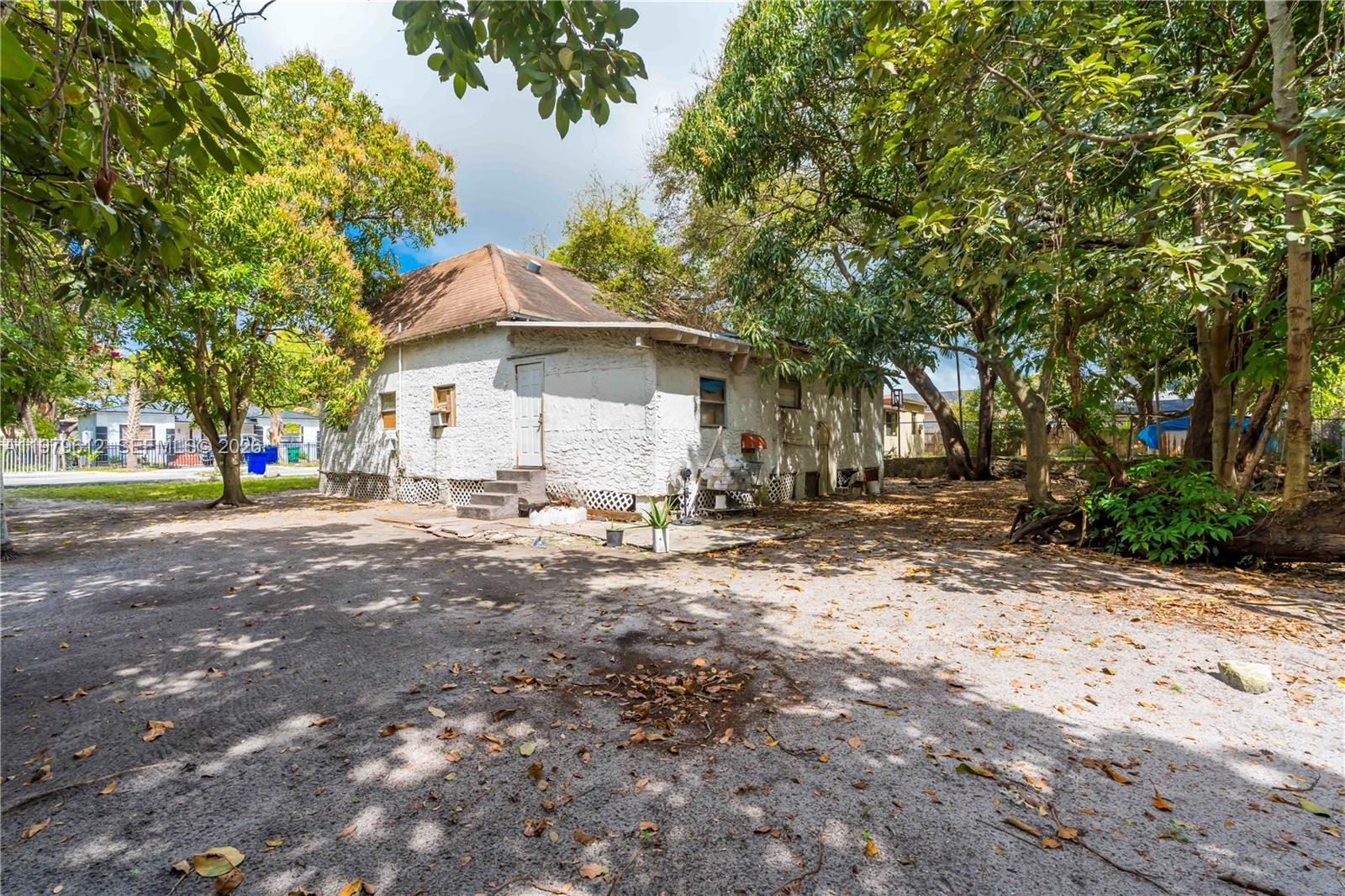 98 NE 70th St Miami, FL 33138