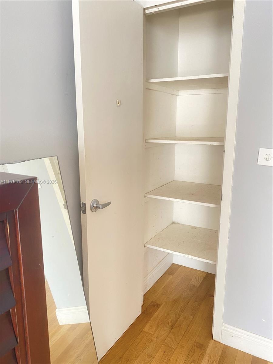 221 Meridian Ave #305 Miami Beach, FL 33139