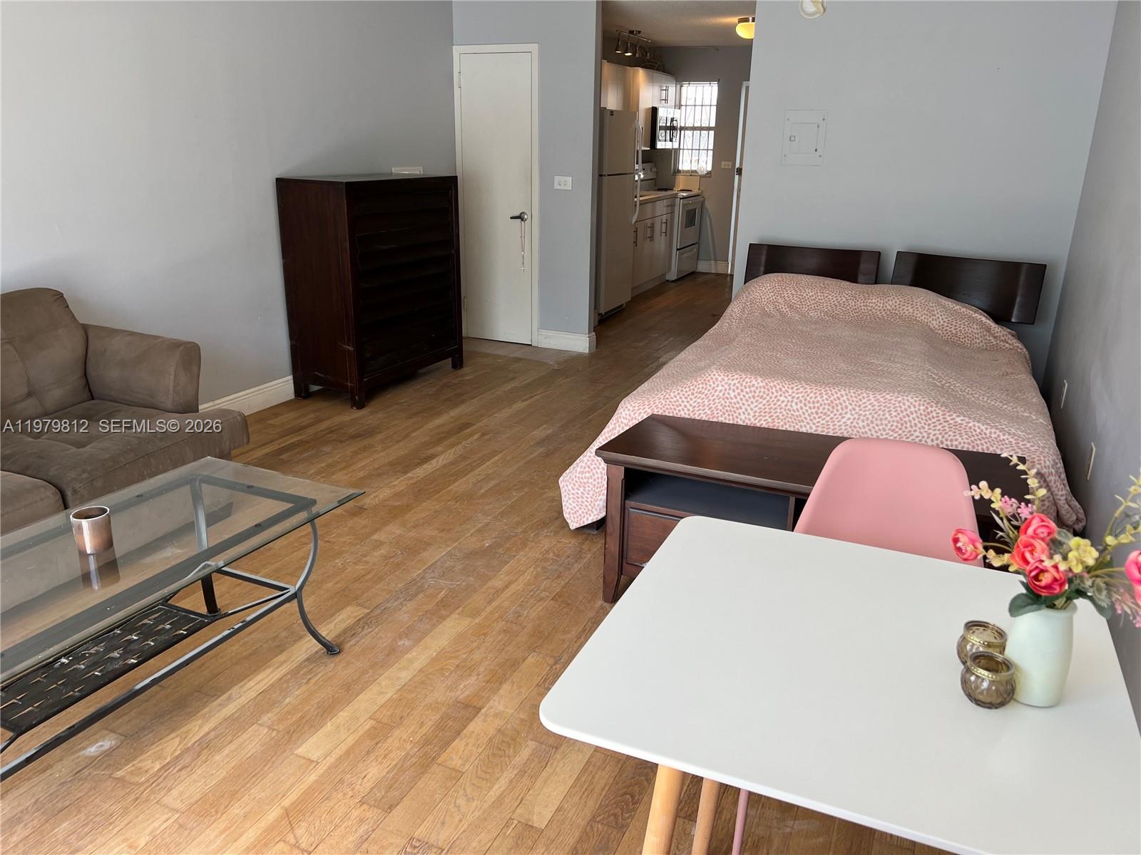 221 Meridian Ave #305 Miami Beach, FL 33139