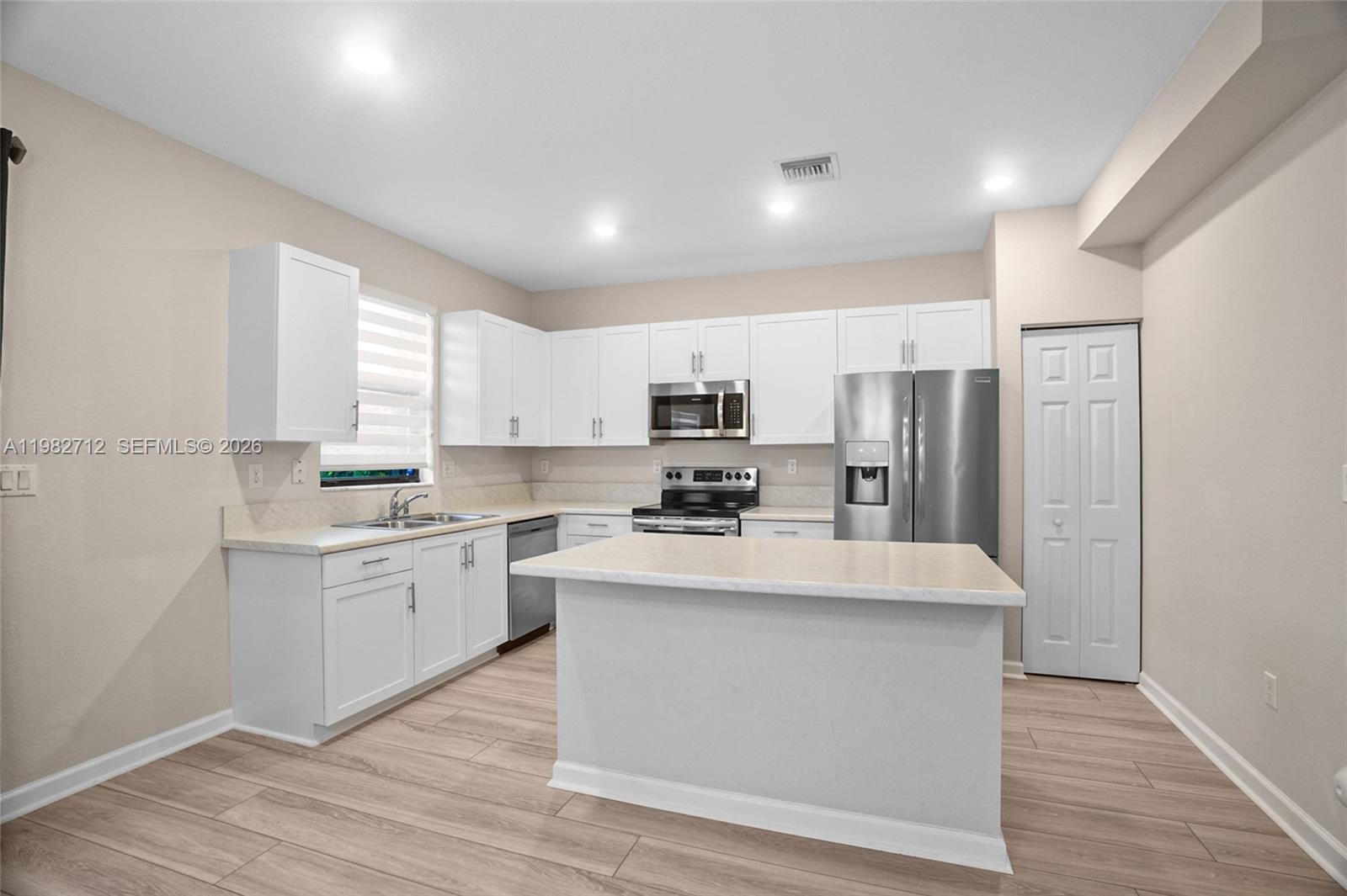 4665 Caspian Way Davie, FL 33314