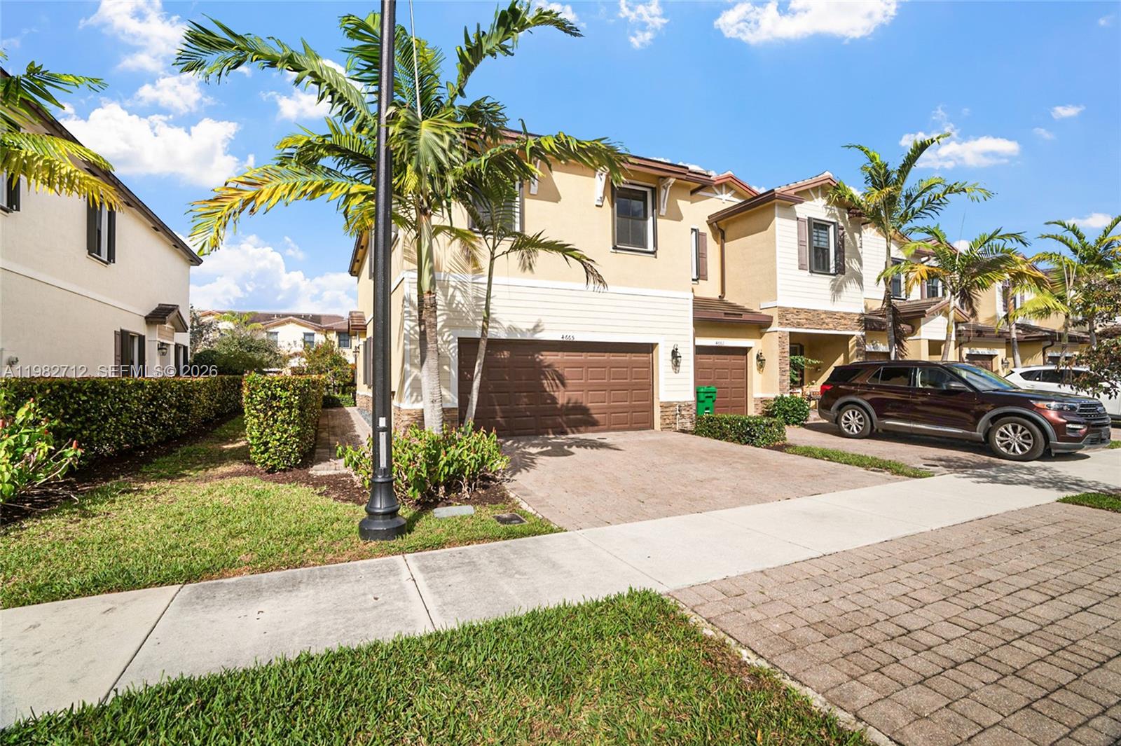 4665 Caspian Way Davie, FL 33314