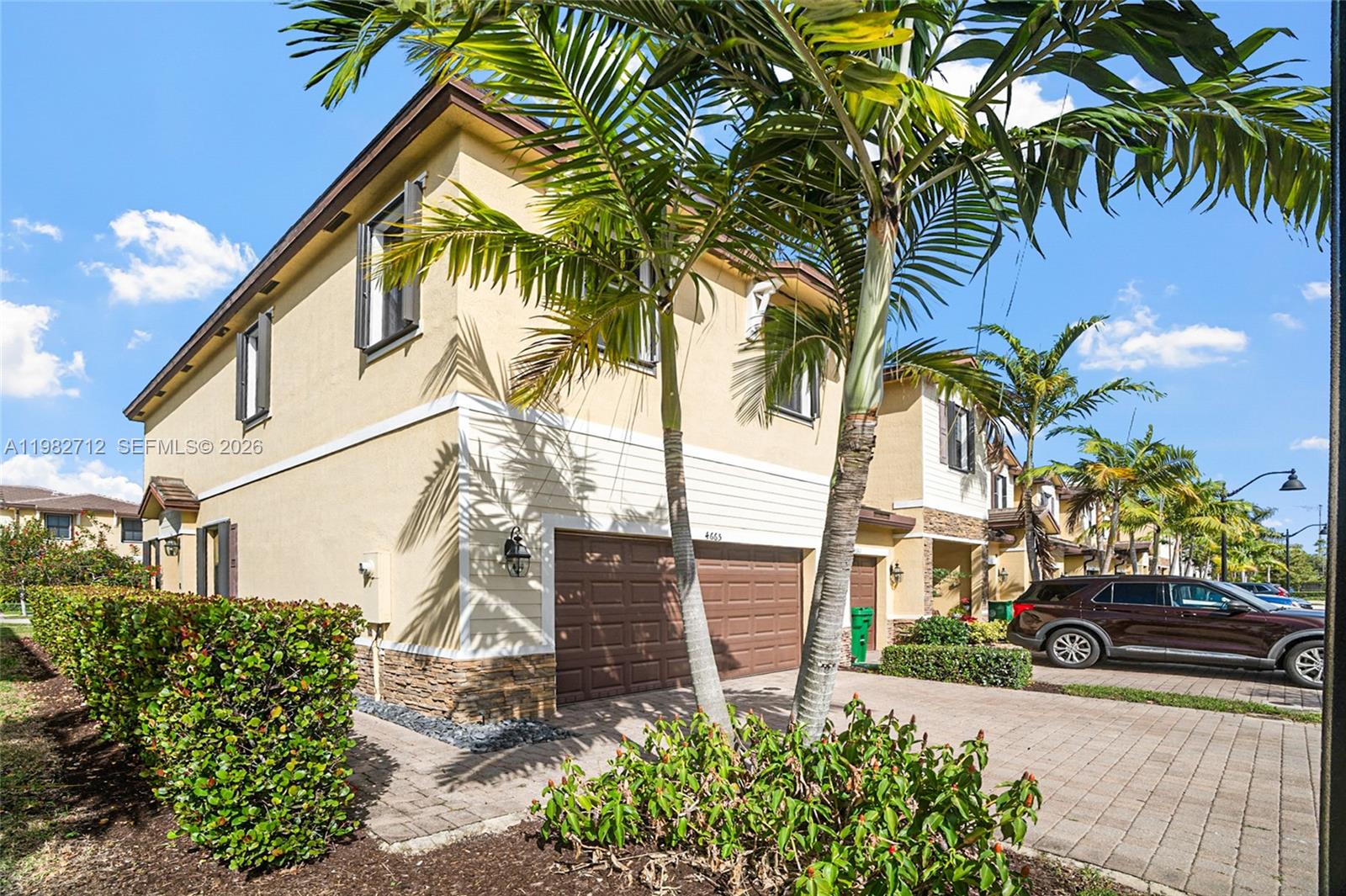 4665 Caspian Way Davie, FL 33314