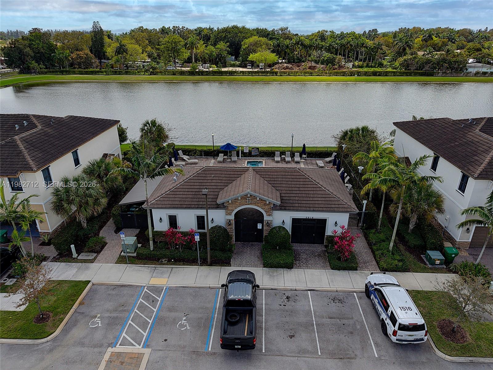 4665 Caspian Way Davie, FL 33314