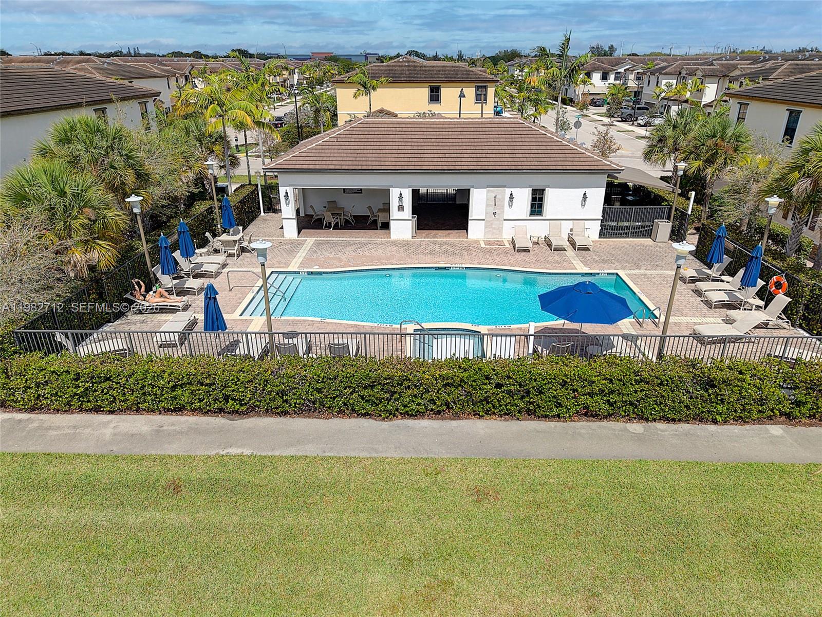 4665 Caspian Way Davie, FL 33314