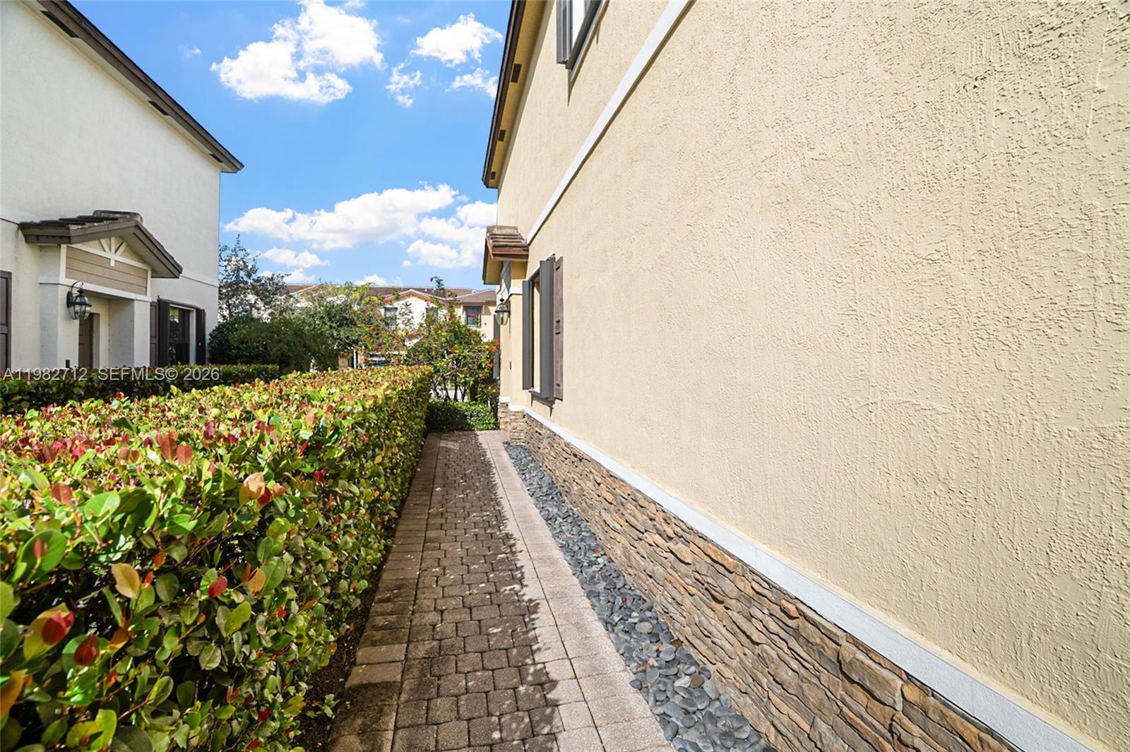 4665 Caspian Way Davie, FL 33314