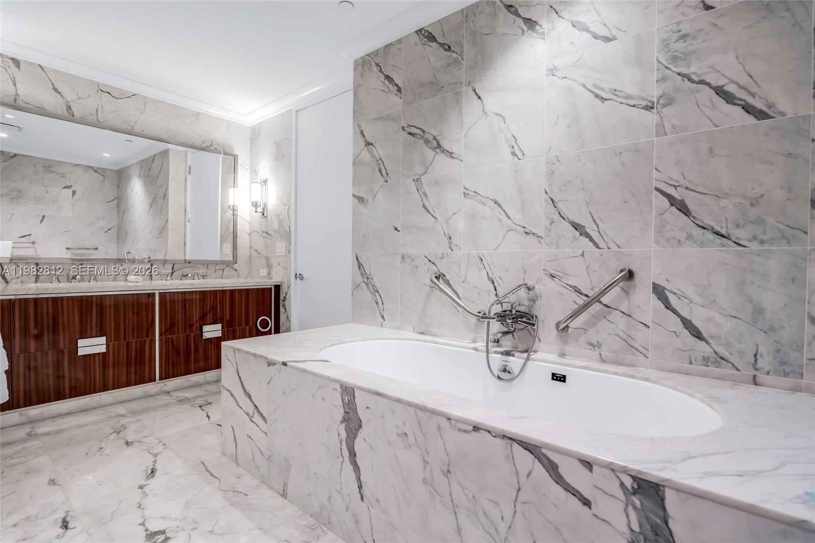 15701 Collins Ave #2903 Sunny Isles Beach, FL 33160