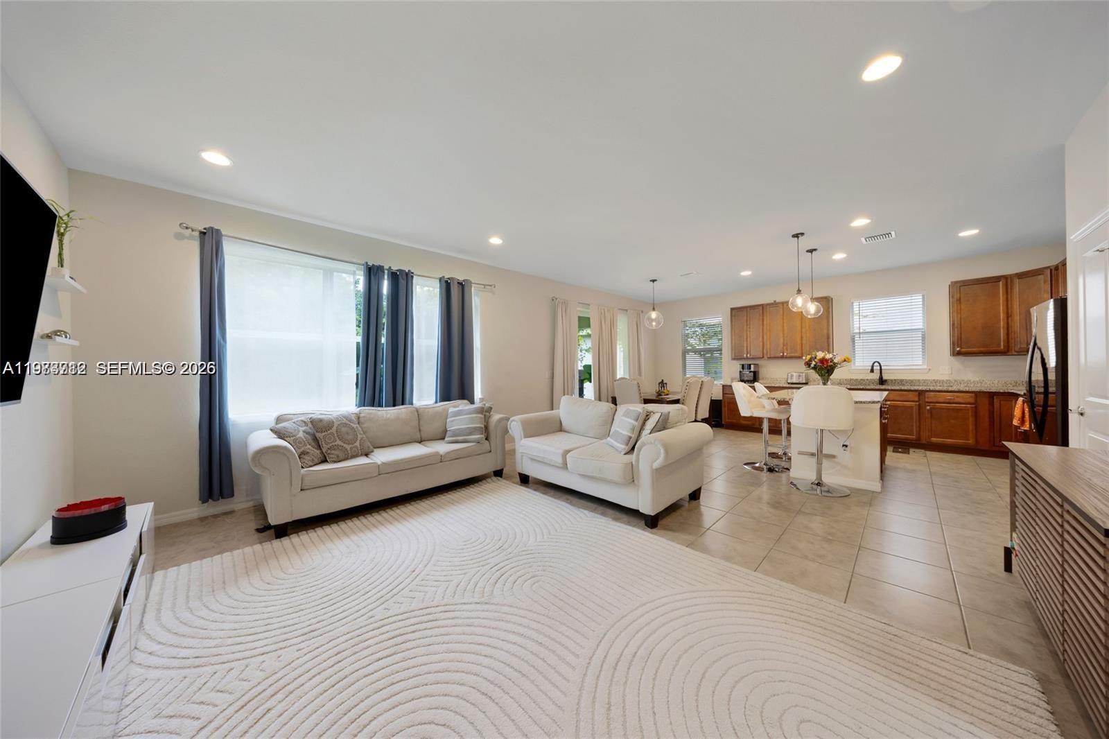 932 Banyan Dr Hollywood, FL 33021