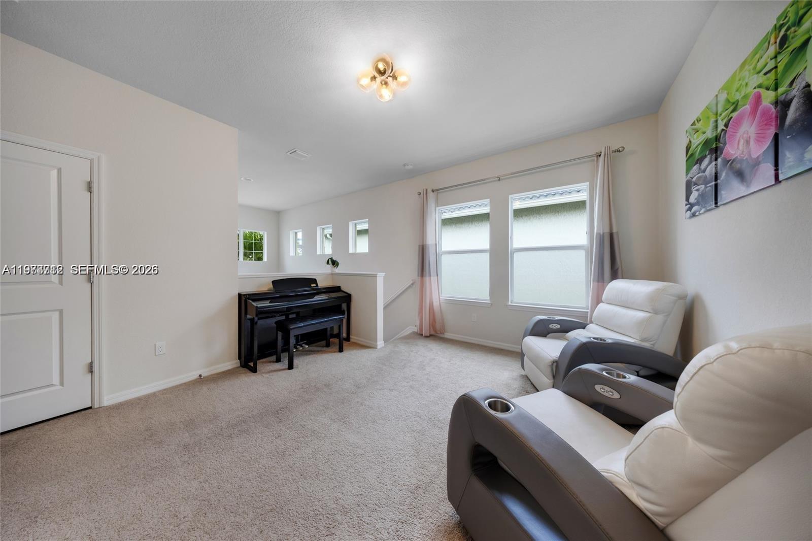 932 Banyan Dr Hollywood, FL 33021