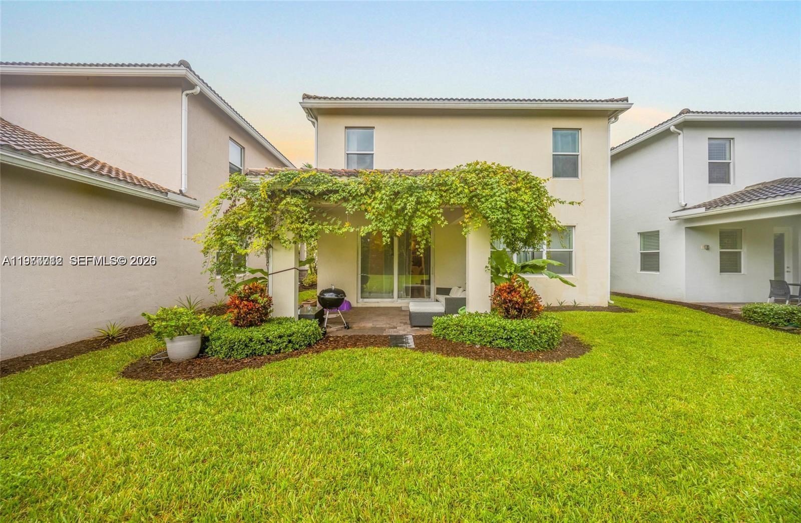 932 Banyan Dr Hollywood, FL 33021