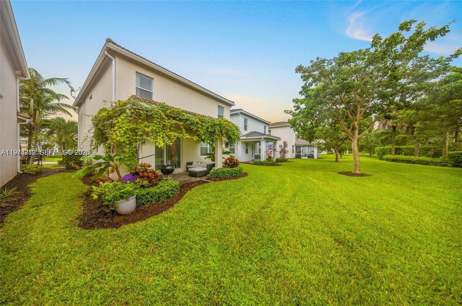 932 Banyan Dr Hollywood, FL 33021