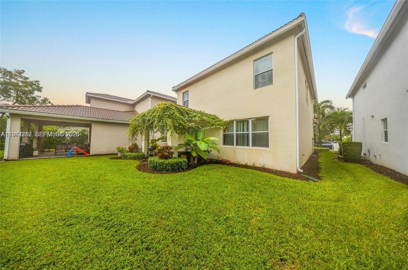 932 Banyan Dr Hollywood, FL 33021