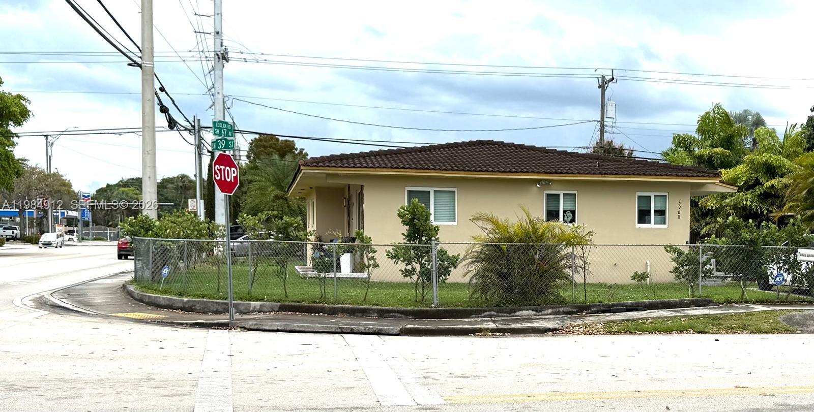 3900 SW 67th Ave Miami, FL 33155