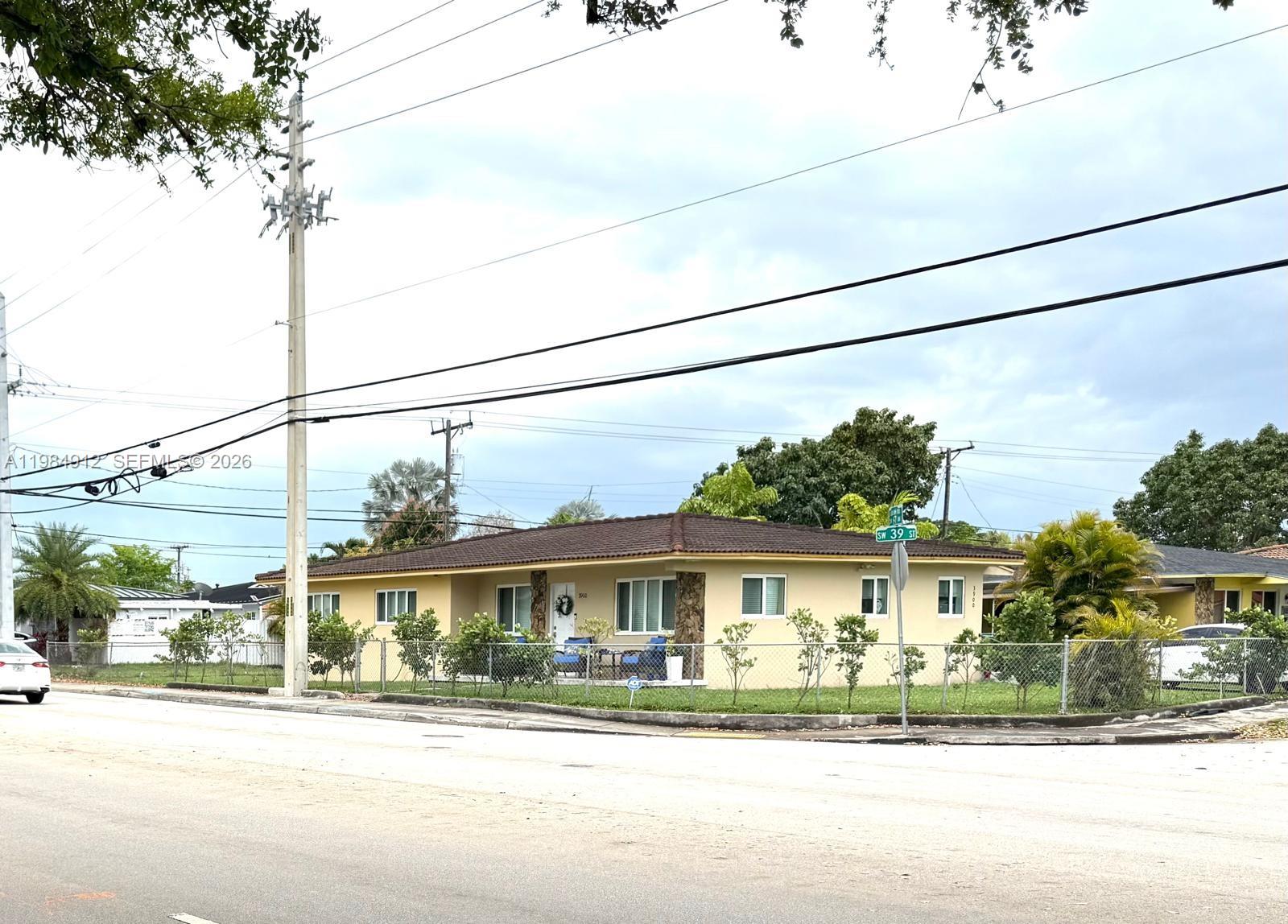 3900 SW 67th Ave Miami, FL 33155