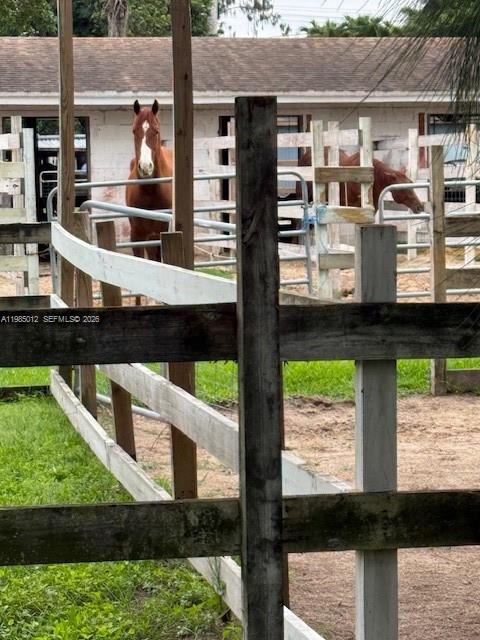 5100 SW 64th Ave #202 Davie, FL 33314