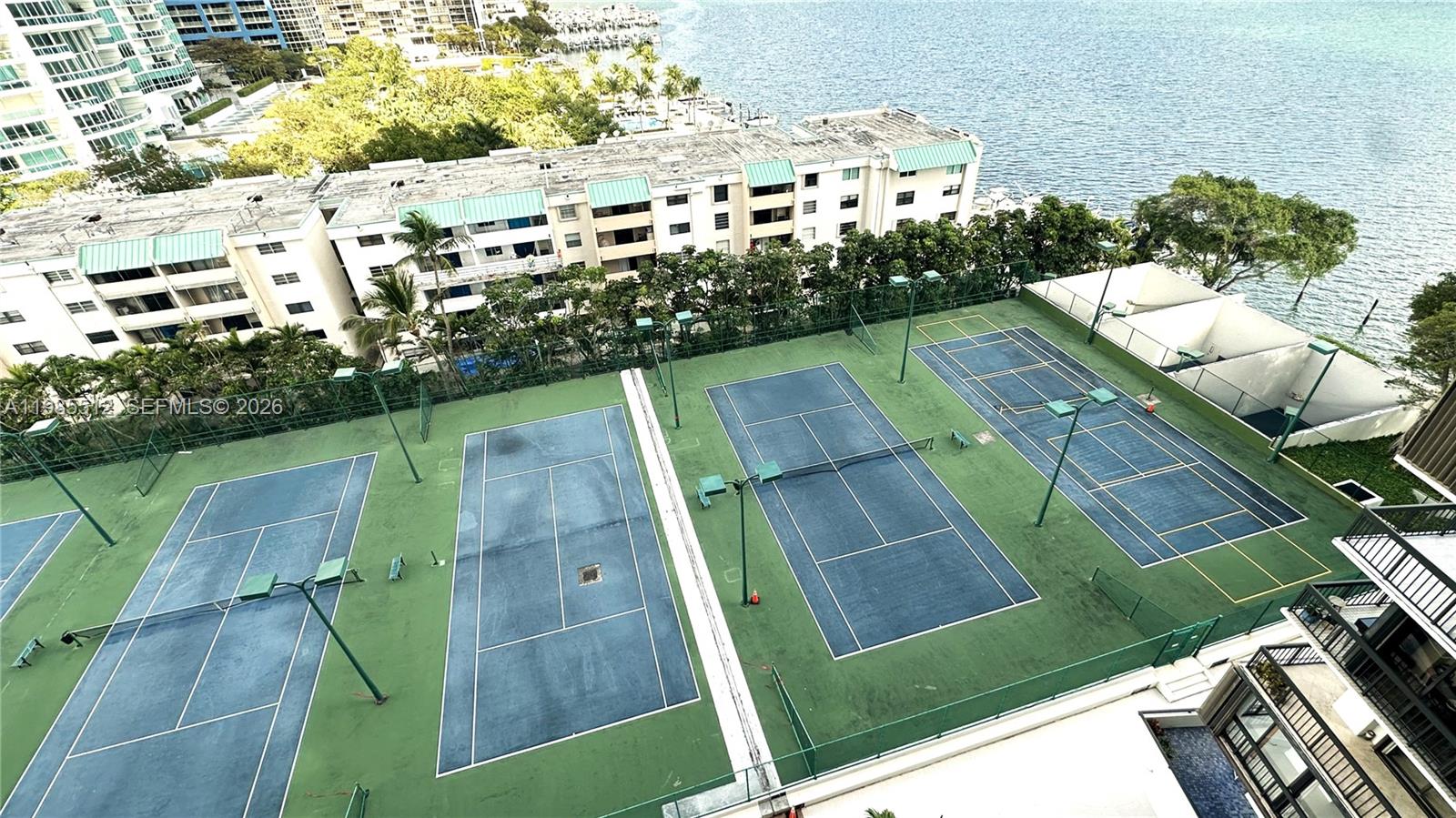 image Brickell Bay Club11