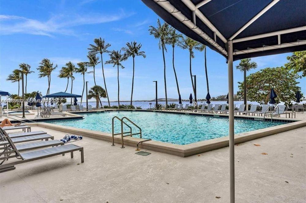 image Brickell Bay Club25