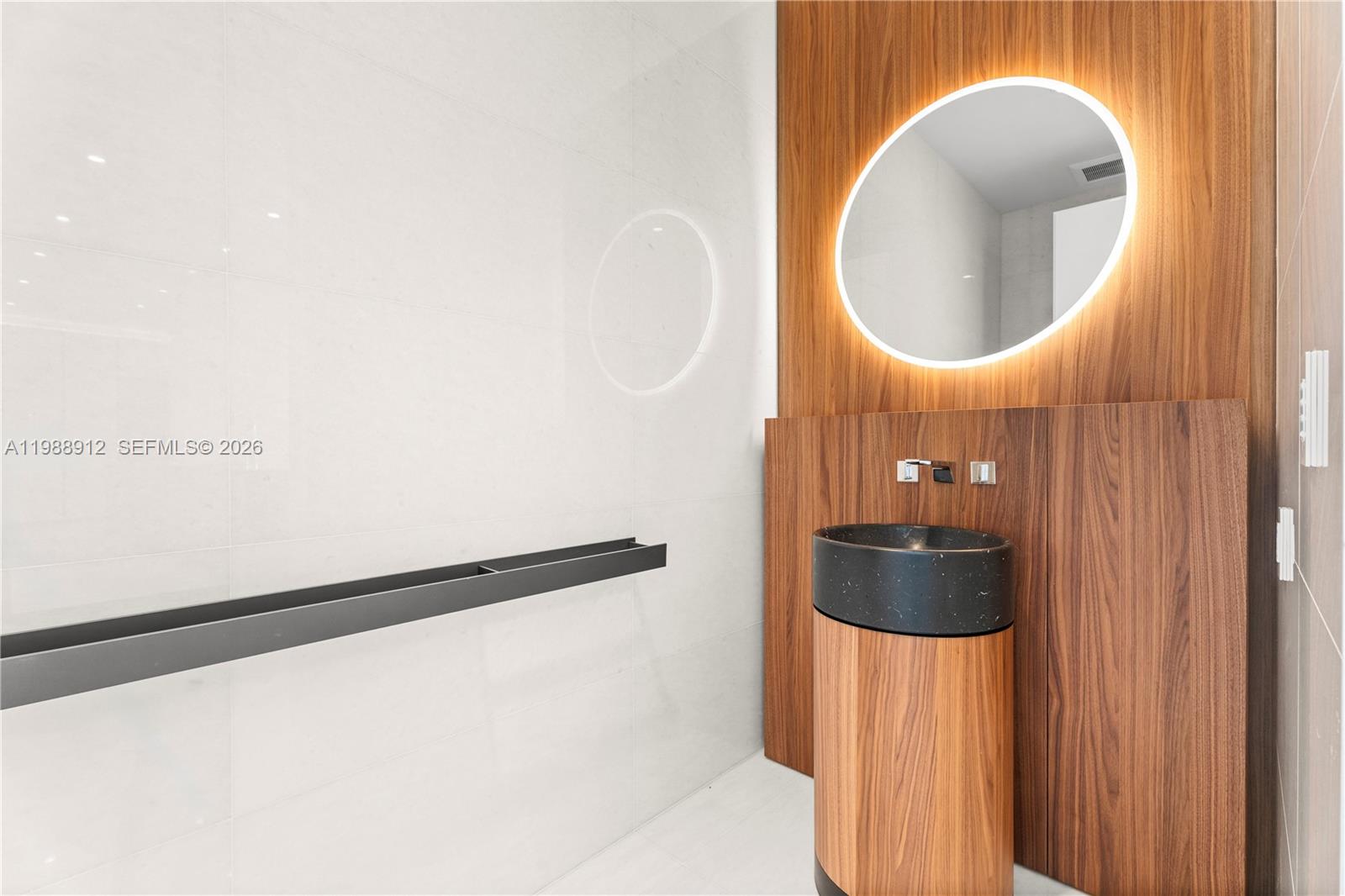 5 Grove Isle Dr #S303 Coconut Grove, FL 33133