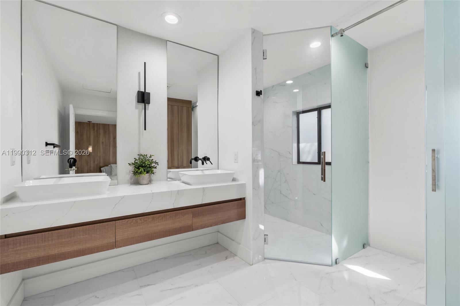 116 W 1st Ct Miami Beach, FL 33139