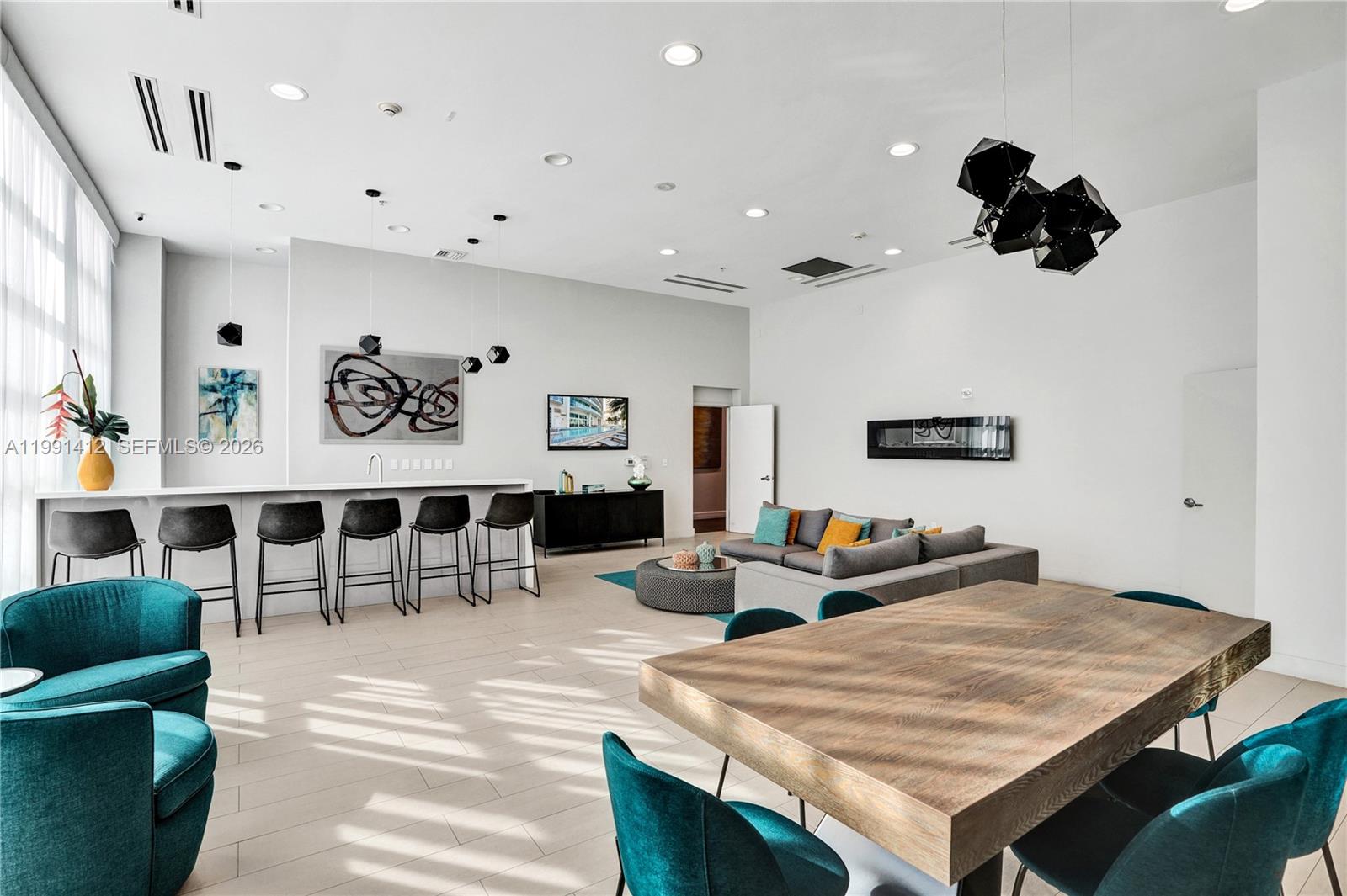 665 NE 25th St #2105 Miami, FL 33137