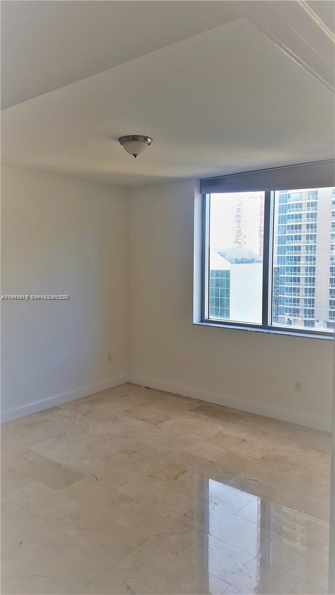 1060 Brickell Ave #2403 Miami, FL 33131