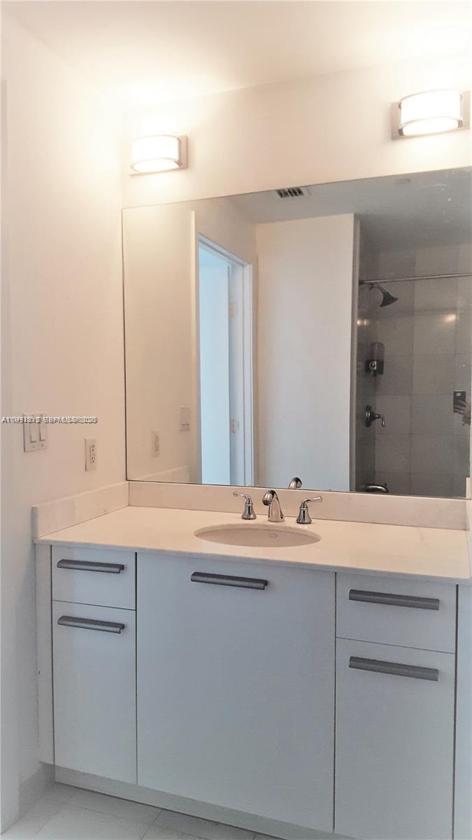 1060 Brickell Ave #2403 Miami, FL 33131